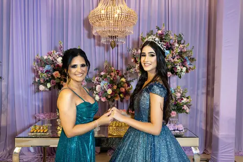 Momento único da debutante com a sua mãe no Spazio Golf em São José dos Campos em SP'