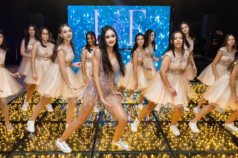 Dança da debutante coma suas amigas no Spazio Golf '