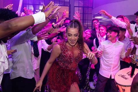 ntonella, alegria, festa no Mansão Araci, fotografia de John Edgard
Final da festa, despedidas, Mansão Araci, São Paulo'