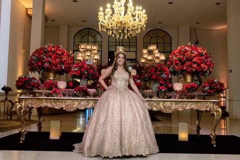 Antonella, vestido deslumbrante, festa na Mansão Araci'