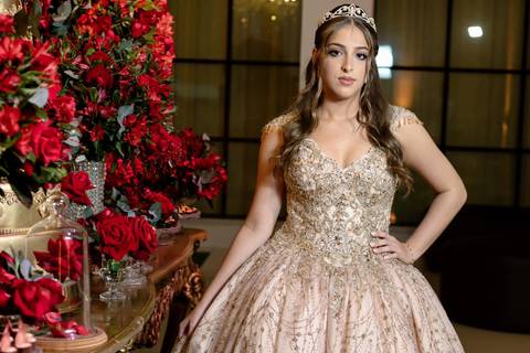 Mansão Araci, celebração grandiosa, 15 anos de Antonella'