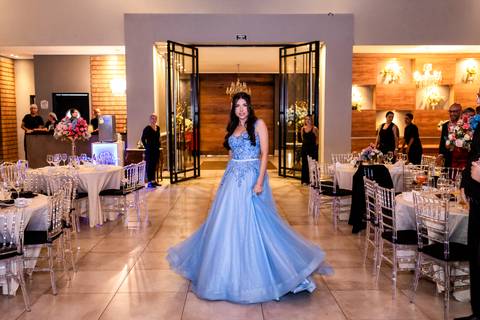 entrada da debutante Luisa na sua festa de 15 anos na Casa Bertolazzi- Vila Romana em São Paulo-SP'