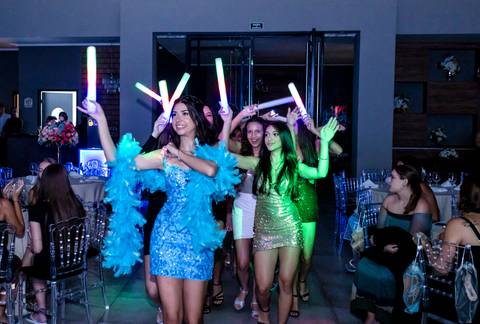 Balada da festa de 15 anos da debutante Luísa na Casa Bertolazzi - Vila Romana em São Paulo'