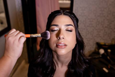 SP, maquiagem da debutante Luísa na Casa Bertolazzi - Vila Romana em São Paulo'