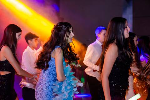 Balada da festa de 15 anos da debutante Luísa na Casa Bertolazzi - Vila Romana em São Paulo'