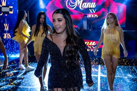 Abertura de pista com coreografia da debutante na Casa Bertolazzi Santana, foto por fotógrafo de festa de 15 anos em SP.'