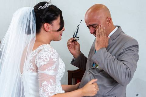 Pai da Noiva Chorando'