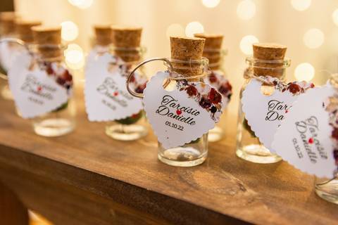 detalhes da decoração da mesa do casamento '