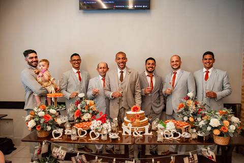 Fotografia dos padrinhos do noivo '