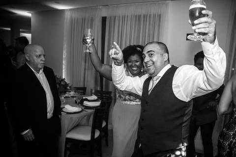 Festa e fotografia de casamento no Buffet Hedwig em Santos'