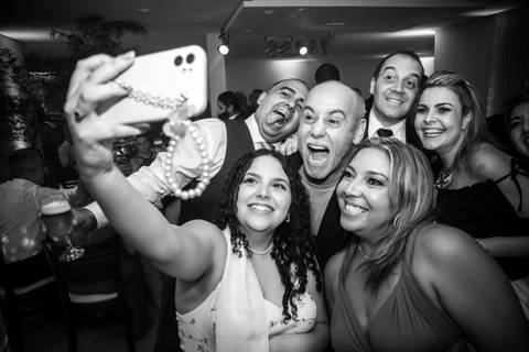 Festa e fotografia de casamento no Buffet Hedwig em Santos'