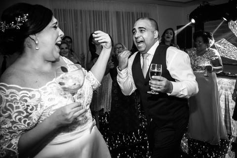 Festa e fotografia de casamento no Buffet Hedwig em Santos'