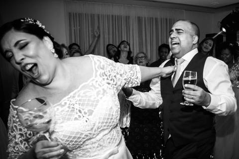 Festa e fotografia de casamento no Buffet Hedwig em Santos'