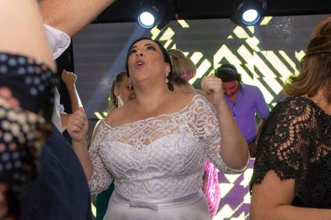 Festa e fotografia de casamento no Buffet Hedwig em Santos'
