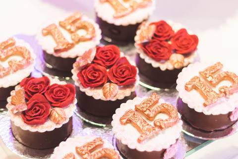 Decoração feita pela mamãe da Debutante no Buffet Hora da Festa'