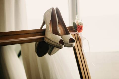 Sapatos branco da Noiva '