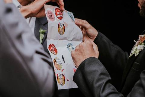 Padrinhos na hora da gravata'