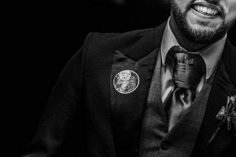 Padrinhos na hora da gravata'