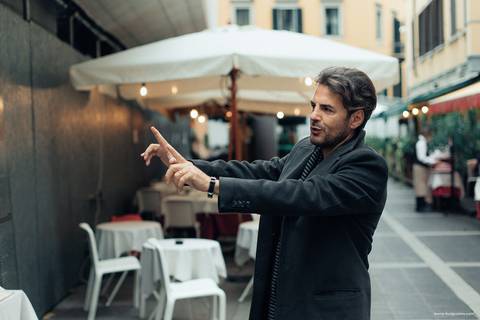 portrait visual artist milan milano brasileiro brasiliano fotografo artista na italia famoso plastico leonardo rodrigues algozzino via brera fotos ensaio retratos'