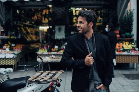 Photographer in Italy Milan Monza Brazilian Wedding Famous Artist Visual Artist Milan Via Brera Winter Photoshoot Photographer Leonardo Algozzino Marcello Dellova'