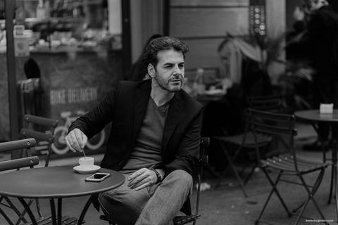 portrait visual artist milan milano brasileiro brasiliano fotografo artista na italia famoso plastico leonardo rodrigues algozzino via brera fotos ensaio retratos charuto'