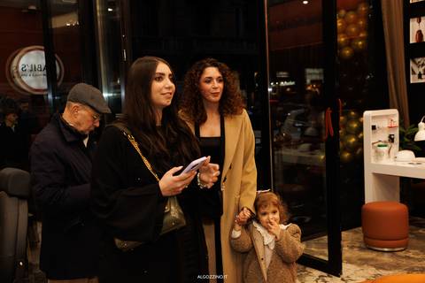 milano fotografo evento Fotografo economico eventi Massimo Boldi Due nabils hammam nails spa reels videomaker leonardo algozzino new gig promotion'