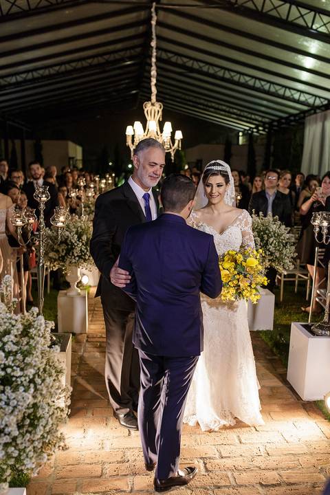 vestido de noiva terno de noivo no espaço monte castelo'