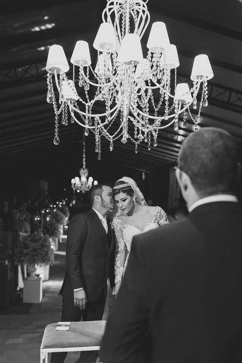 Noivos no espaço monte castelo em jundiaí'