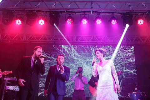 balada noivos cantando noivos cantando no monte castelo'