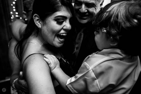 Formatura Direito Pelotas RS Associação Rural abraço em familia '