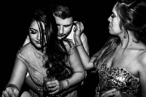 Formatura Psicologia Murano janta durante a festa'