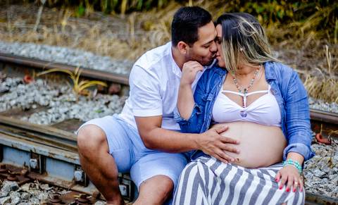 Ensaio gestante - Guararema - Estação Ferroviária de Luís Carlos/SP'