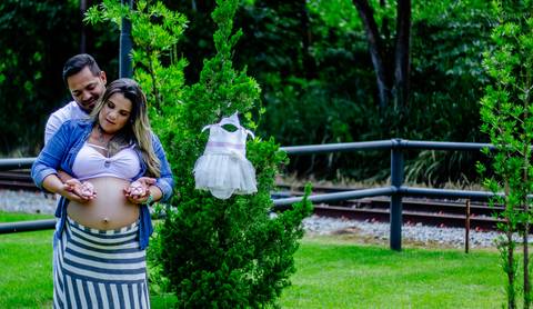 Ensaio gestante - Guararema - Estação Ferroviária de Luís Carlos/SP'