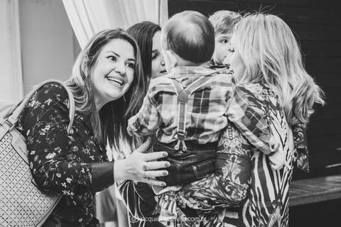 convidados na festa aniversário infantil'