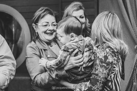 vovó com netinho no aniversario'