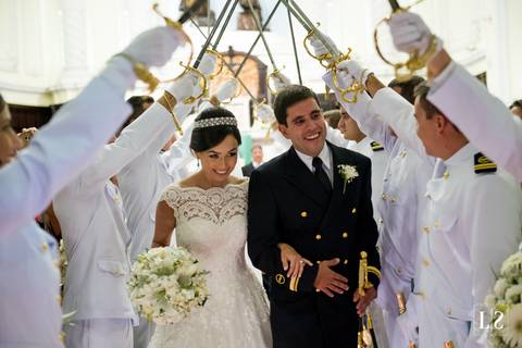 saida-dos-noivos-da-igreja'