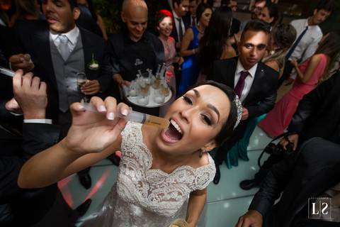 noiva-bebendo'