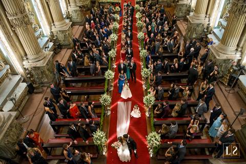 saida-dos-noivos-da-igreja'