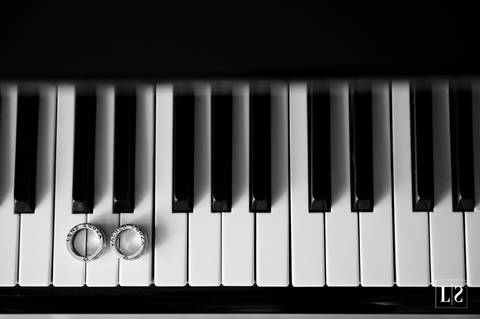 alianças-em-cima-do-piano'