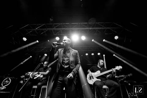 thiaguinho-cantando'