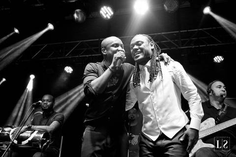 thiaguinho-cantando-com-noivo'