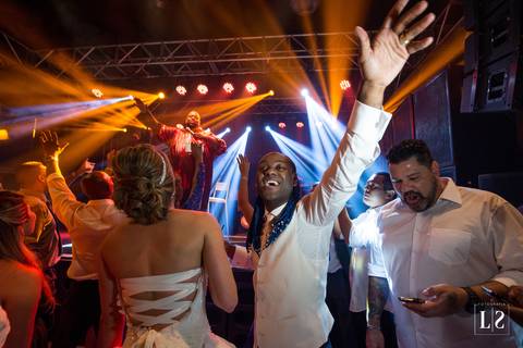 ludmila-cantando-no-casamento'