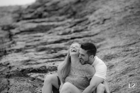 ensao-de-casal-abraçado'