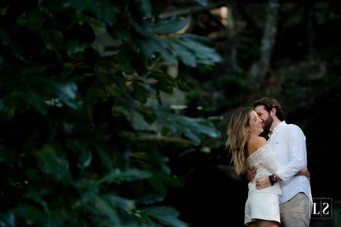 ensaio-casal-abraçado'