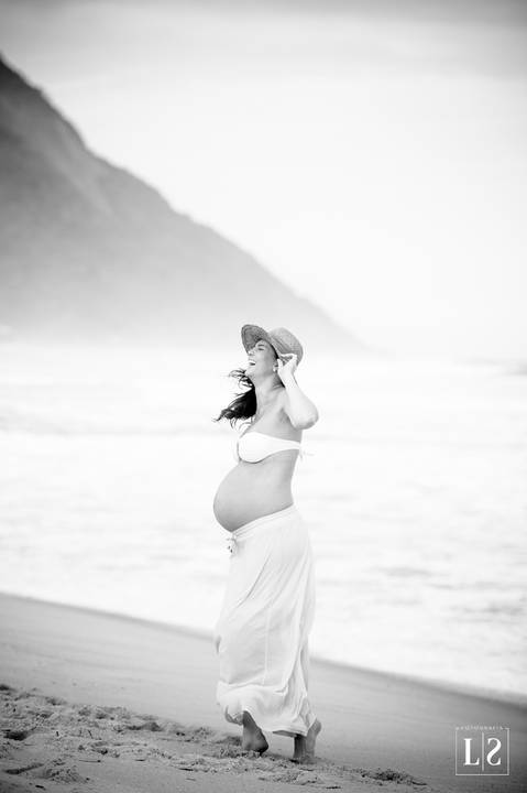 ensaio-gravida-na-praia'