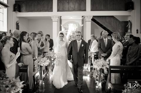 noiva-entrando-na-igreja'