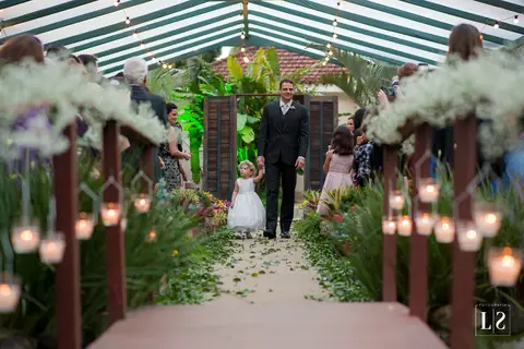 noivo-entrando-com-filha'