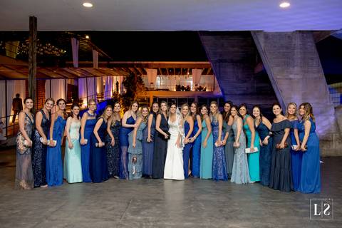 noiva-com-madrinhas'