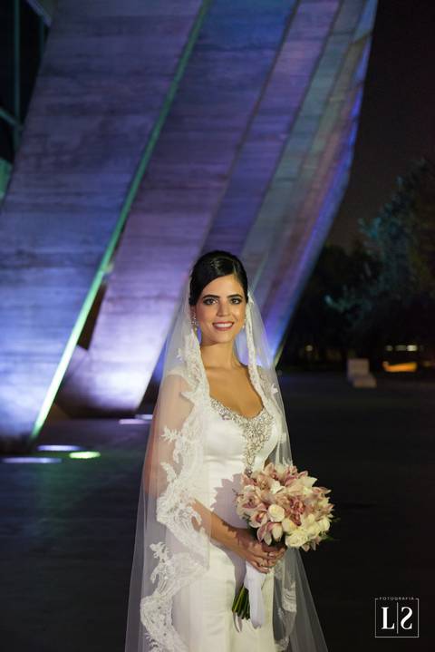 noiva-posando-no-mam-rj'