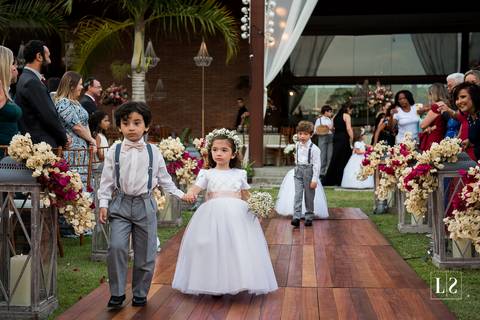 entrada-daminha-e-pajem'